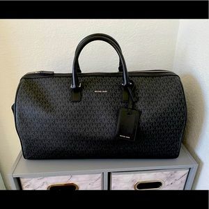 MK TRAVEL DUFFLE BAG
